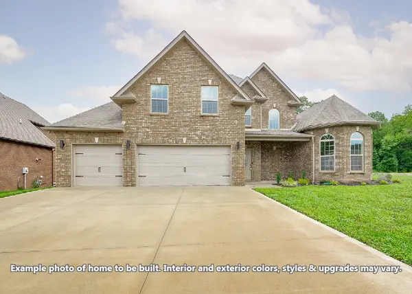 819 Fairgreen Ct, Clarksville, TN 37043