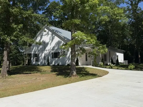 579 Lower Halls Mill Rd, Shelbyville, TN 37160