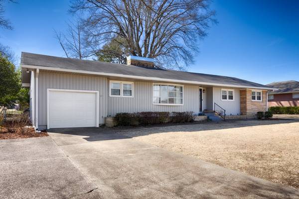 1309 Aston St,  Athens,  AL 35611