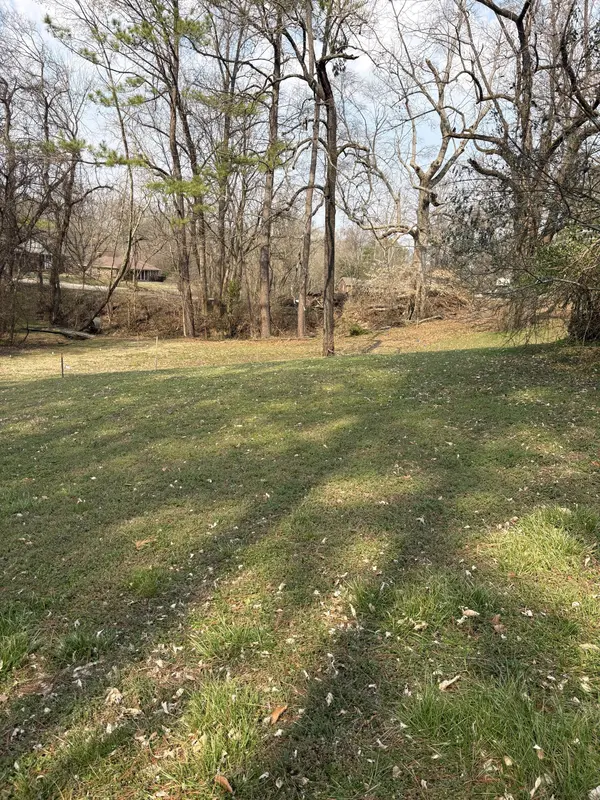 300 Hickory Dr, Old Hickory, TN 37138