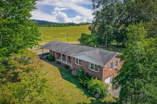 5036 Pendergrass Rd, Byrdstown, TN 38549