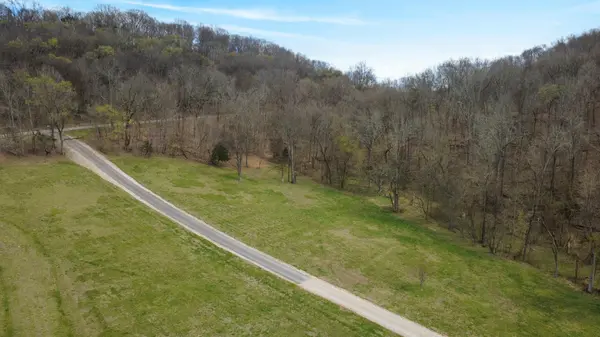 4050 Cantebury DR, Culleoka, TN 38451