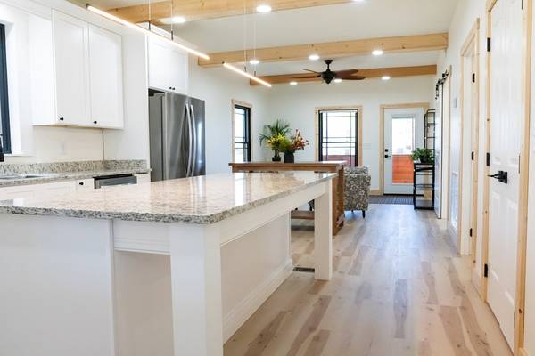1100 Tanasi Trl, Cookeville, TN 38506