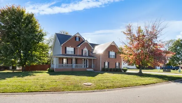 810 Fire Break Dr, Clarksville, TN 37040