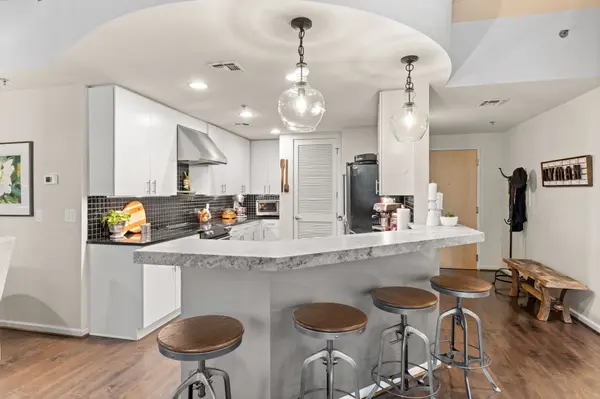 415 Church St #1001, Nashville, TN 37219