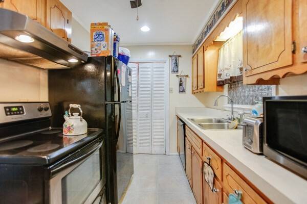 308 Ellen Dr, Hopkinsville, KY 42240