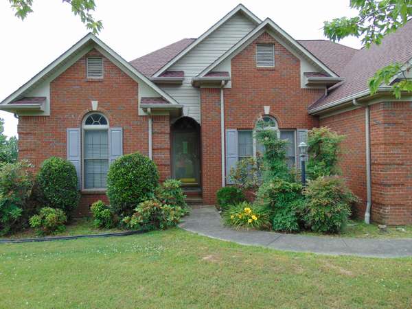 17 Eastridge Rd, Fayetteville, TN 37334