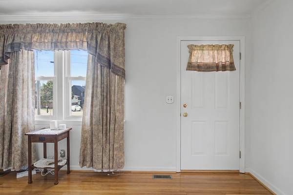 492 Sunliner Dr, Nashville, TN 37209