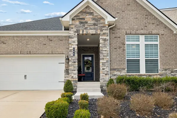206 Woodhall Ct, White House, TN 37188