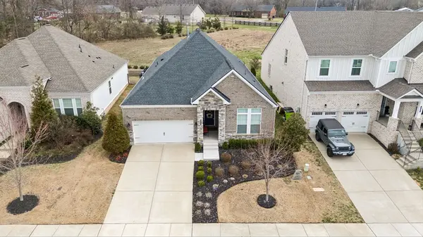 206 Woodhall Ct, White House, TN 37188