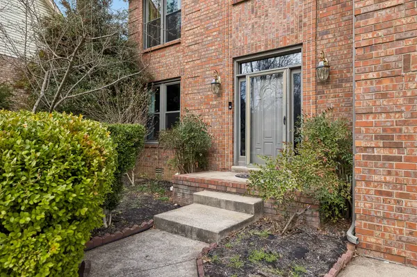 2213 S Ashford Ct, Nashville, TN 37214