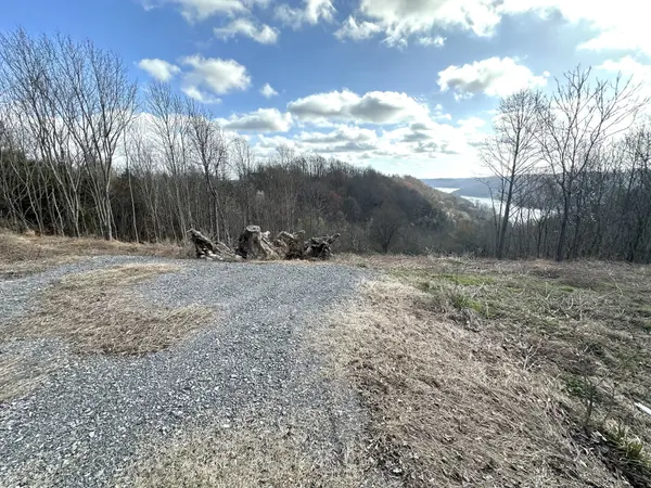 109 Deer Path Ct, Smithville, TN 37166