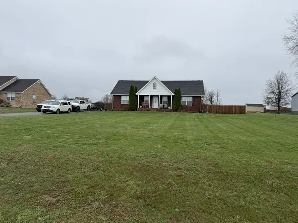 1002 Spire Way Dr, Castalian Springs, TN 37031