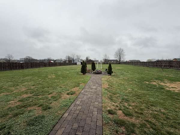 1002 Spire Way Dr, Castalian Springs, TN 37031