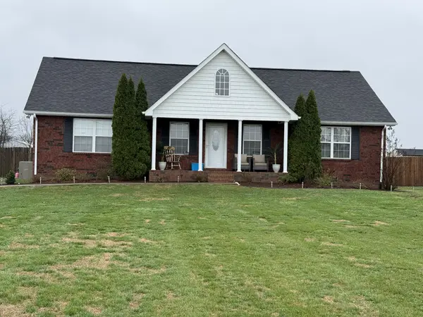 1002 Spire Way Dr, Castalian Springs, TN 37031