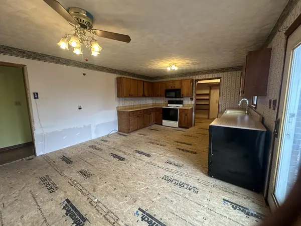 15995 Greenville Rd, Hopkinsville, KY 42240