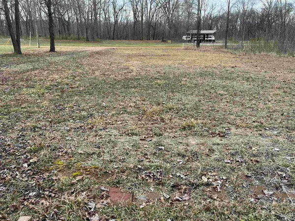 825 TOWBOAT LN, Adamsville, TN 38310