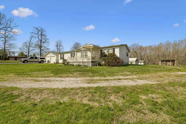 555 Wesley Chapel Rd, Sparta, TN 38583
