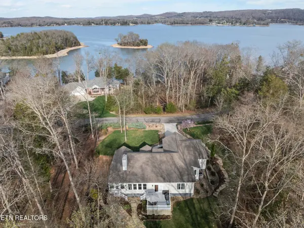 180 E Shore Drive, Rockwood, TN 37854