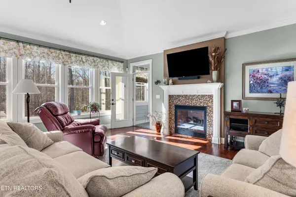 180 E Shore Drive, Rockwood, TN 37854