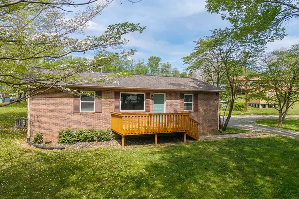 1423 Shadow Ln, Cookeville, TN 38501