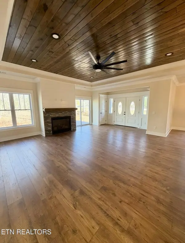 414 Beachwood Drive, Crossville, TN 38558