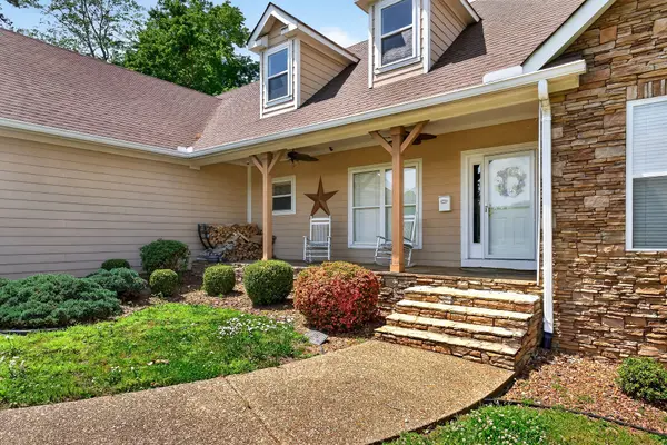 1175 W Hutchins Bend Rd, Sparta, TN 38583