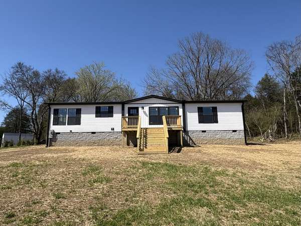 307 Enigma Rd, Chestnut Mound, TN 38552