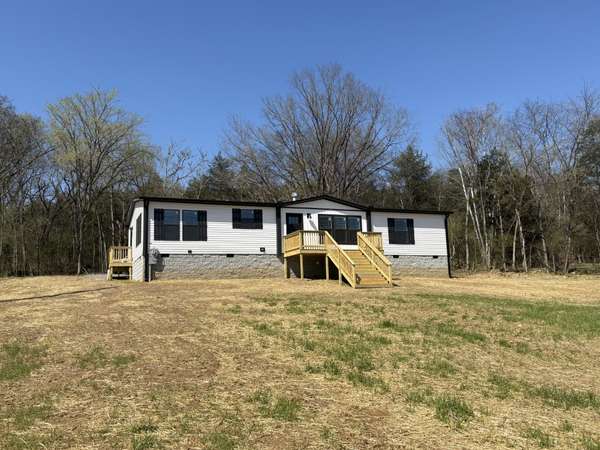 307 Enigma Rd,  Chestnut Mound,  TN 38552
