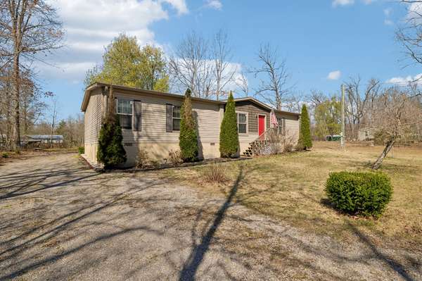 89 Poplar Dr, Beechgrove, TN 37018