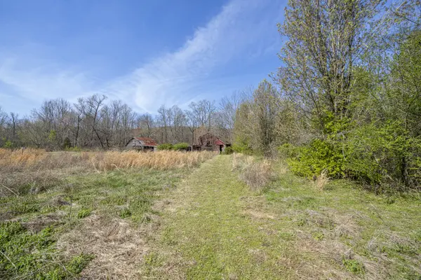 5062 Sunny Acres Dr, Waynesboro, TN 38485