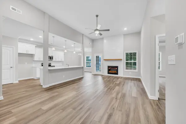 651 Marblewing Ct, Clarksville, TN 37043
