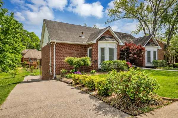 6904 Collinswood Dr #E, Nashville, TN 37221