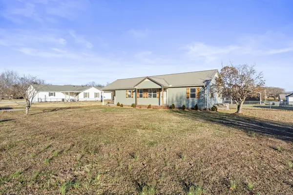328 Deer Cir, Estill Springs, TN 37330