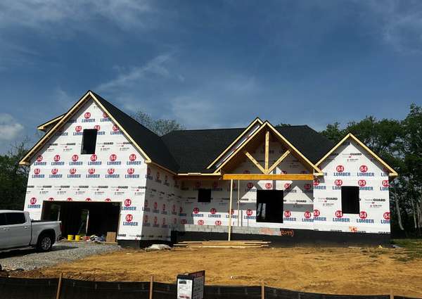 2049 Everest Drive, Gallatin, TN 37066