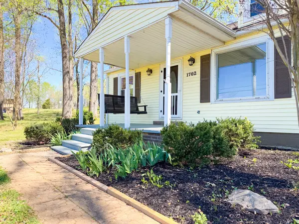 1702 Buffalo Rd, Lawrenceburg, TN 38464