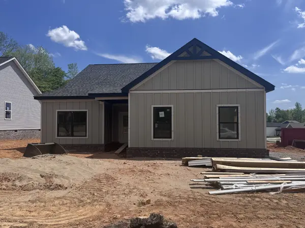 289 Wayne Hall Rd, Clarksville, TN 37040