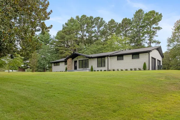 2809 Country Club Dr, Centerville, TN 37033