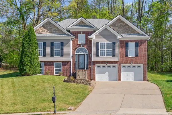1986 Stone Valley Ct, Clarksville, TN 37043