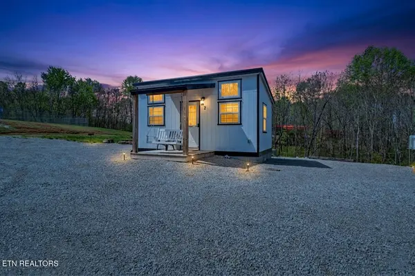 5087 Eagles Cove Rd, Byrdstown, TN 38549