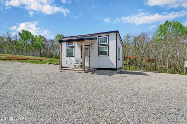 5087 Eagles Cove Rd, Byrdstown, TN 38549
