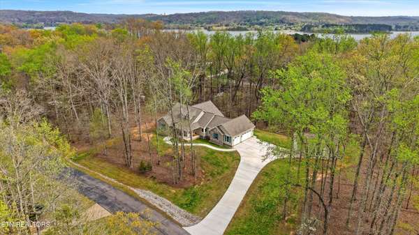 166 E Shore Drive, Rockwood, TN 37854