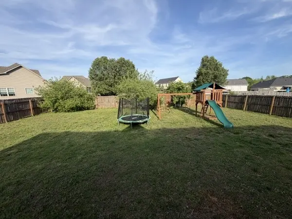 515 Preakness Cir, Pleasant View, TN 37146