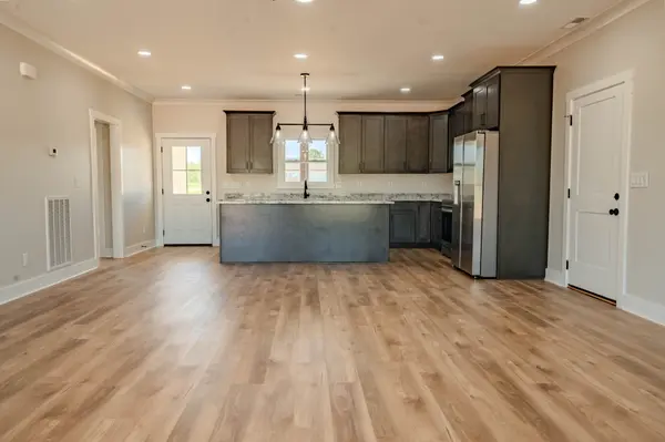 161 Bear Ln, Loretto, TN 38469
