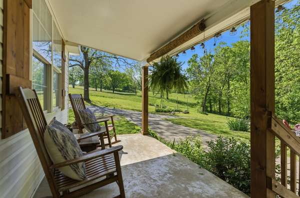 1550 Little Bartons Creek Rd, Cumberland Furnace, TN 37051