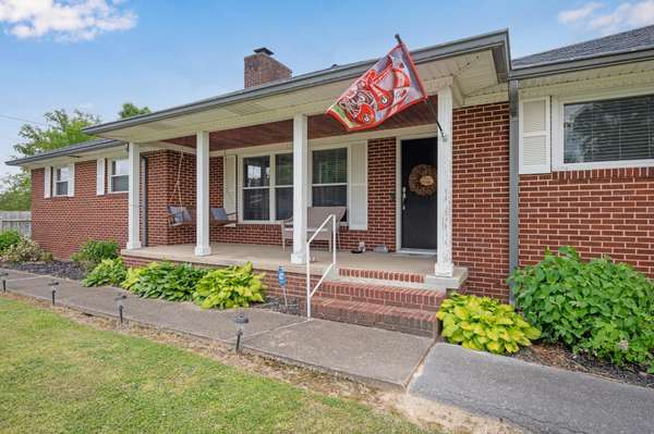 502 S Sweetbriar Avenue, Chattanooga, TN 37412