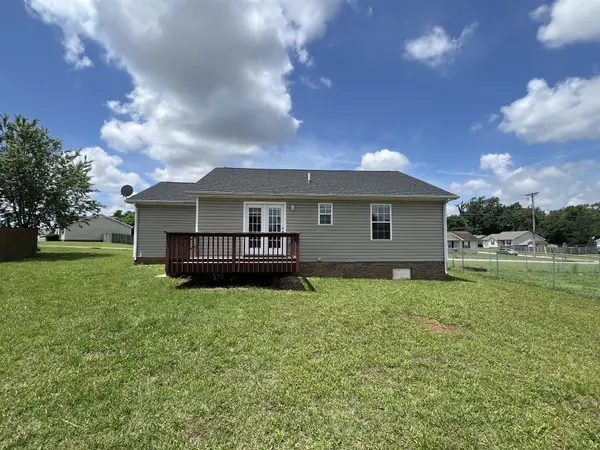 303 Pappy Dr, Oak Grove, KY 42262