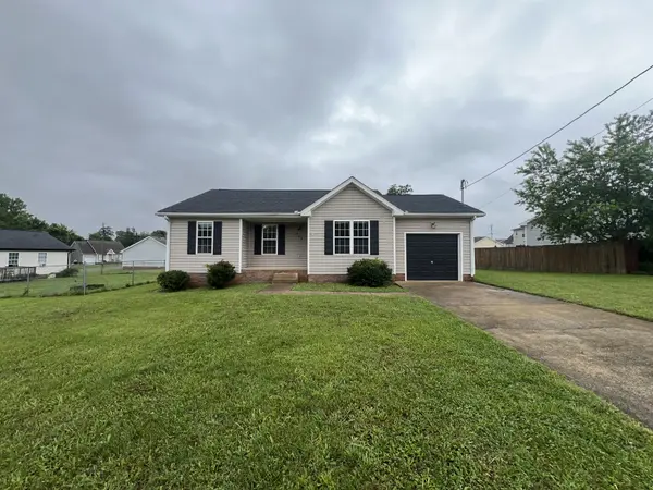 303 Pappy Dr, Oak Grove, KY 42262