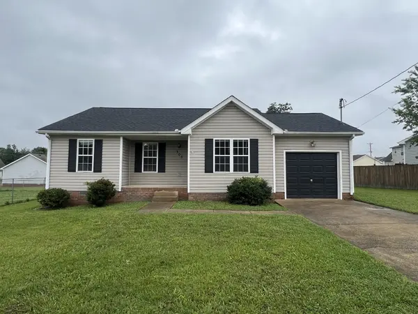 303 Pappy Dr, Oak Grove, KY 42262