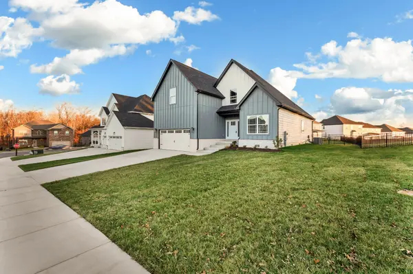 994 Alton Dr, Clarksville, TN 37043